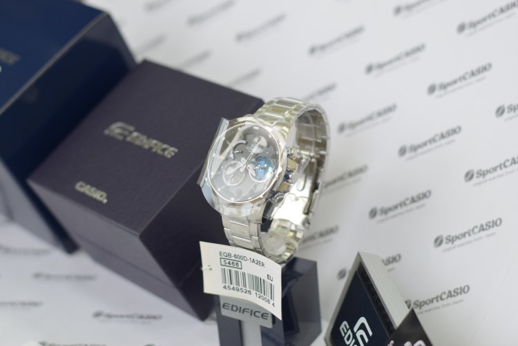 Наручные часы CASIO EDIFICE EQB-600D-1A2