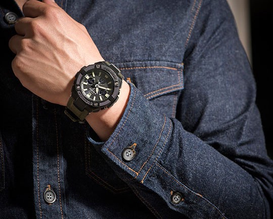 Наручные часы CASIO G-SHOCK GST-W130BC-1A3