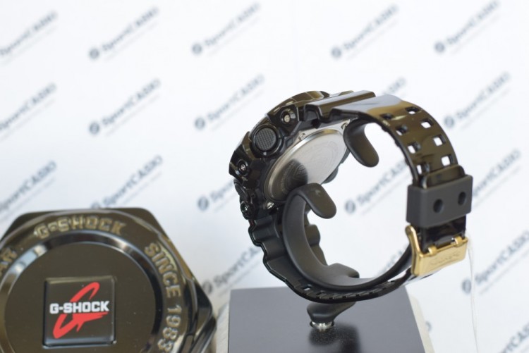 Наручные часы CASIO G-SHOCK GA-710GB-1A
