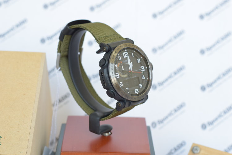 Наручные часы CASIO PRO TREK PRW-6600YB-3E