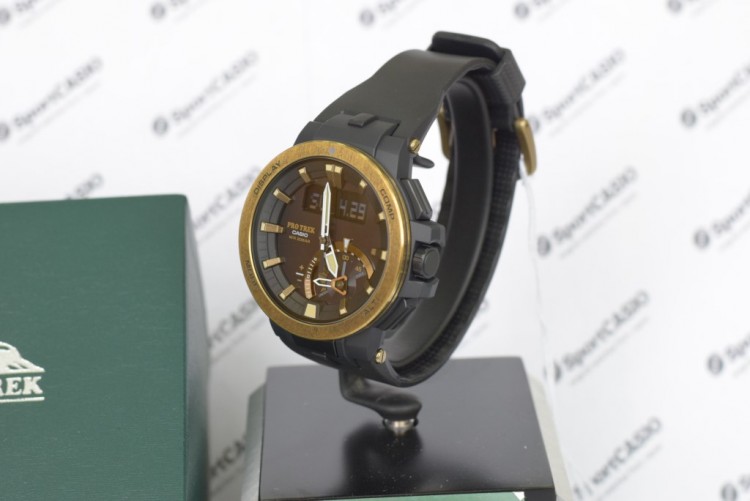 Наручные часы CASIO PRO TREK PRW-7000V-1
