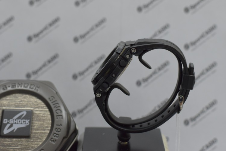 Наручные часы CASIO G-SHOCK GST-W300G-1A1