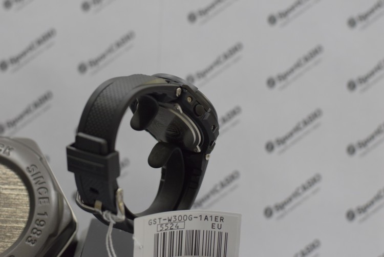 Наручные часы CASIO G-SHOCK GST-W300G-1A1
