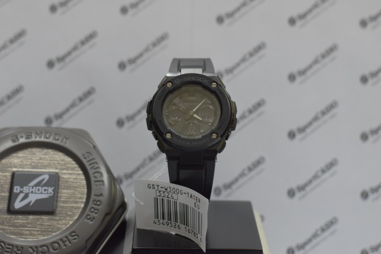 Наручные часы CASIO G-SHOCK GST-W300G-1A1