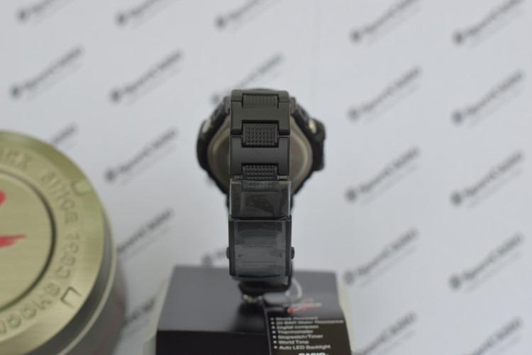 Наручные часы CASIO G-SHOCK GA-1000FC-1A