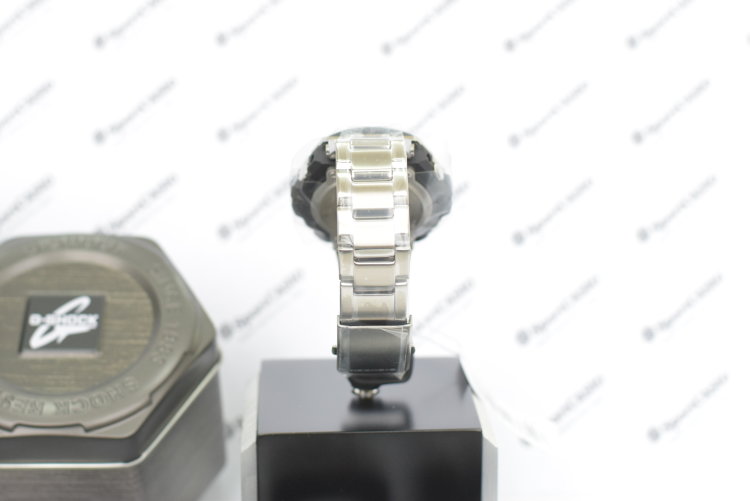 Наручные часы CASIO G-SHOCK GST-W100D-1A4